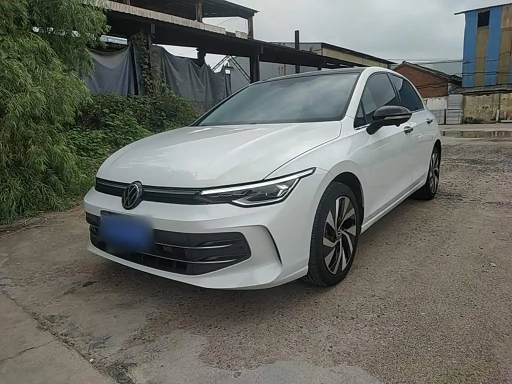 Volkswagen Golf, 2025