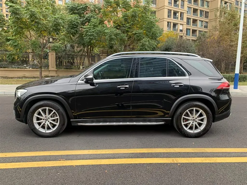 Mercedes-Benz GLE 2021 — Photo 7/20