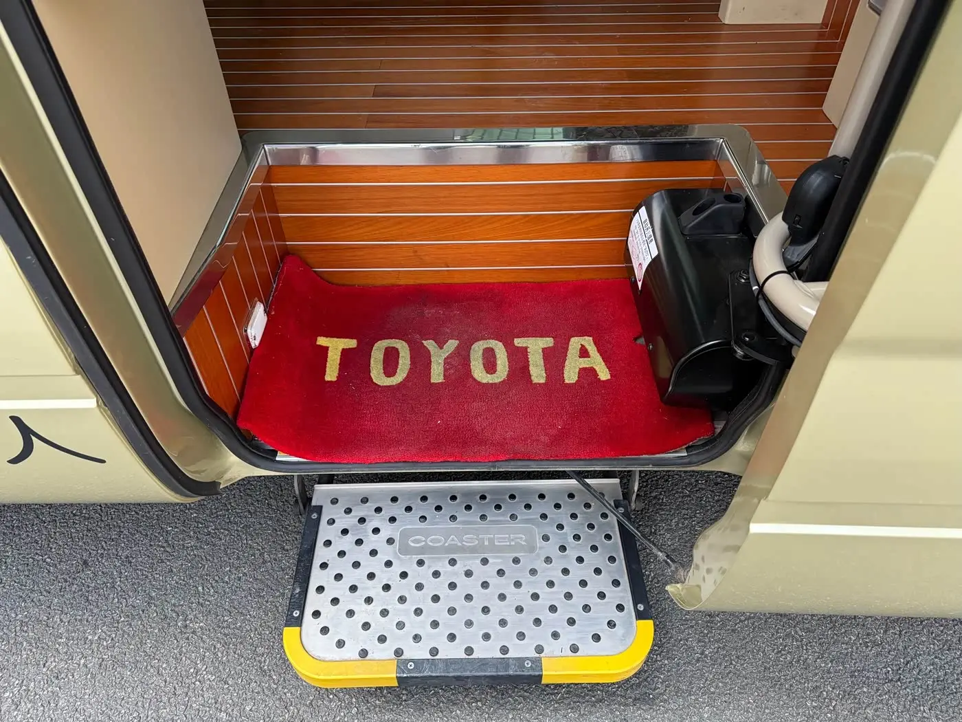 Toyota Coaster 2023 — Photo 11/20