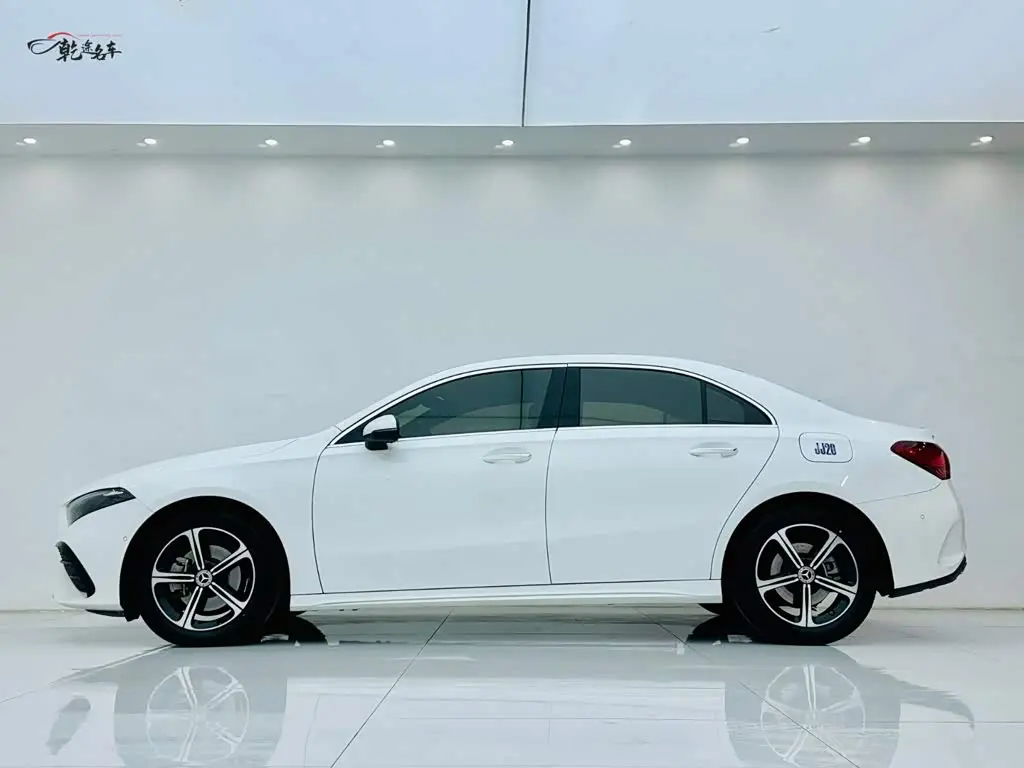 Mercedes-Benz A-Class 2024 — Фото 4/20