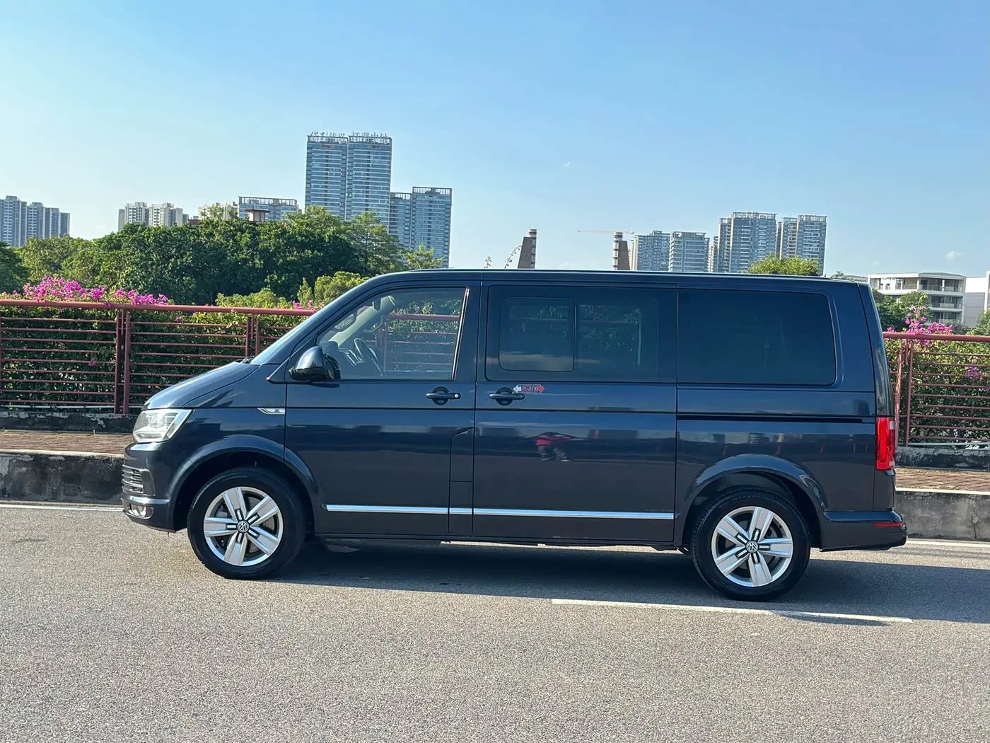 Volkswagen Multivan 2016 — Şəkil 7/12