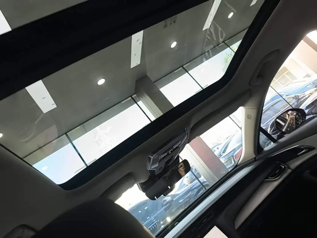 Hongqi H5 PHEV 2026 — Şəkil 18/20