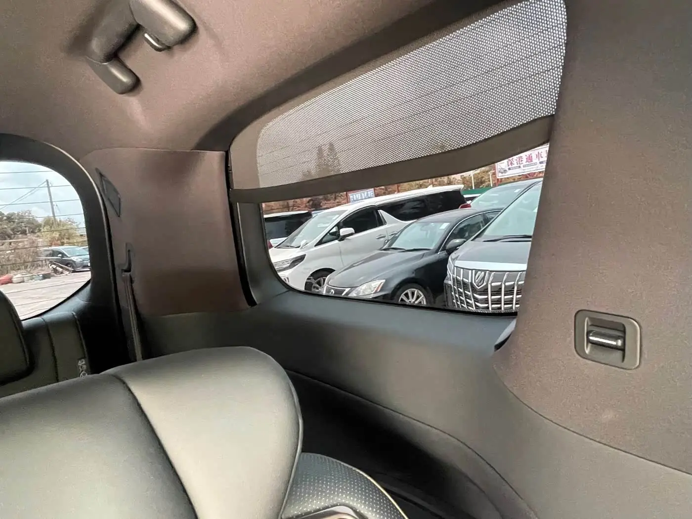 Toyota Alphard 2025 — Photo 12/14
