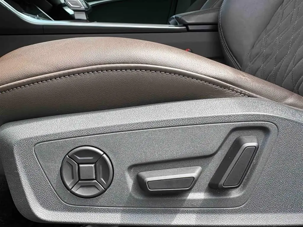 Audi A7L 2023 — Photo 17/18