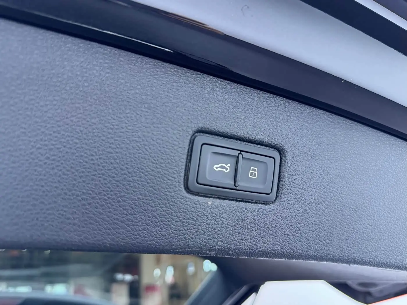 Audi Q7 2018 — Şəkil 16/18