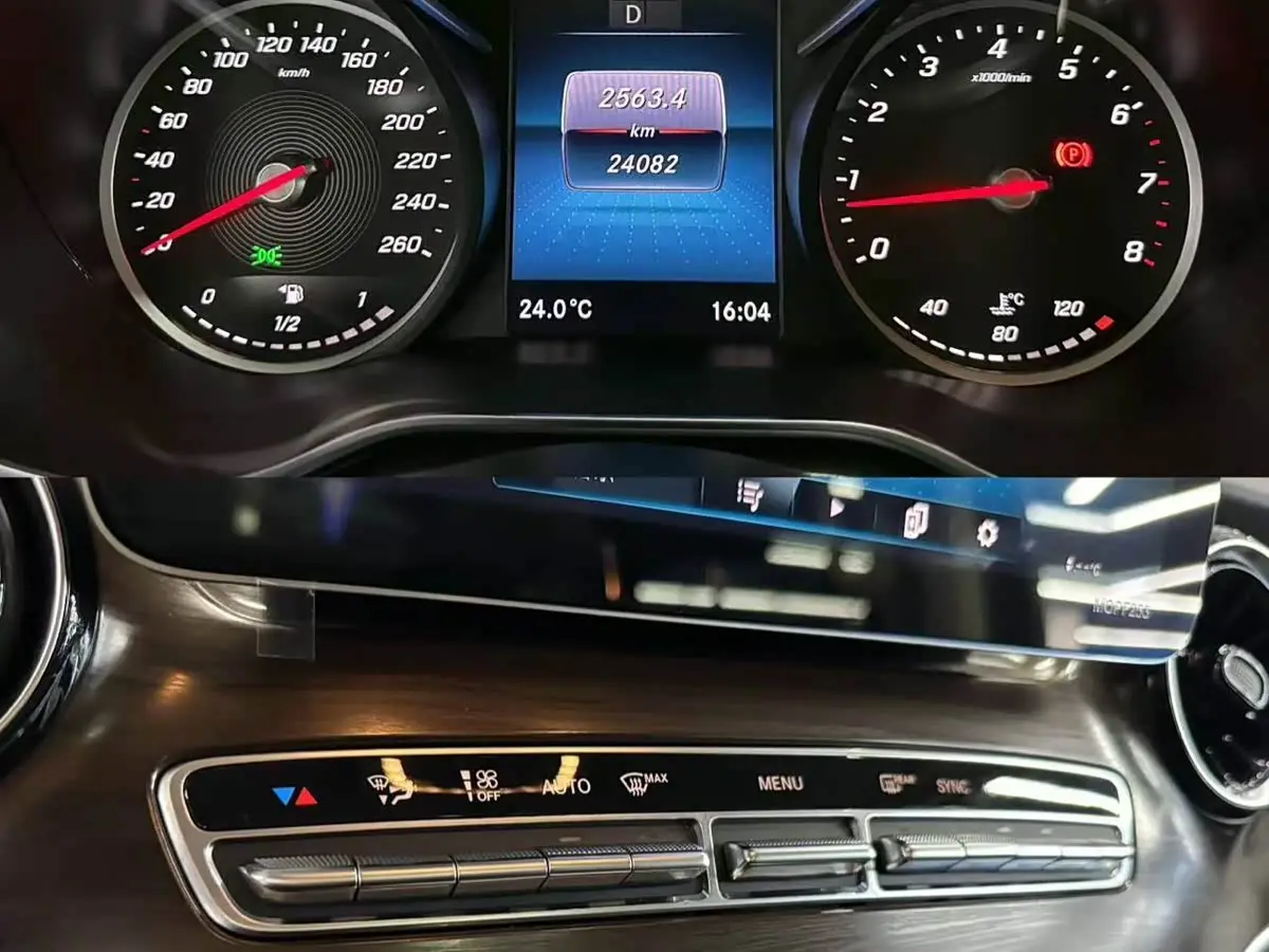 Mercedes-Benz V-Class 2021 — Photo 15/17