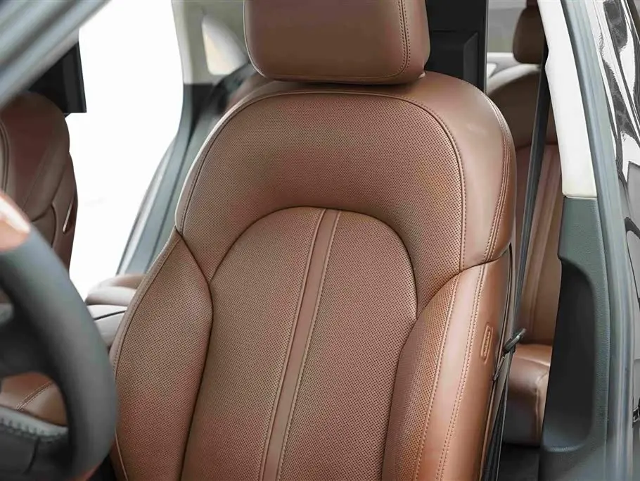 Audi A8 2013 — Photo 6/20