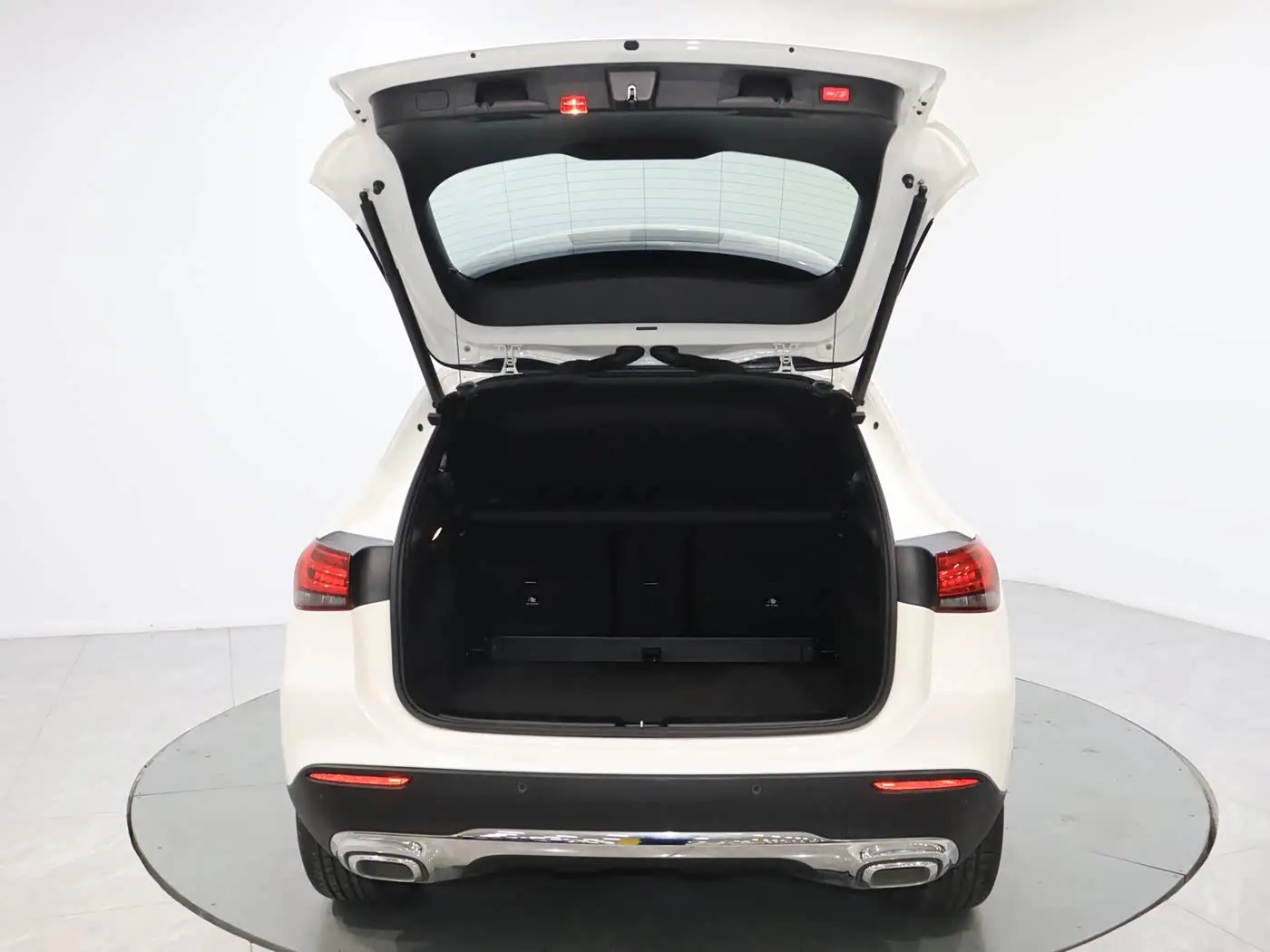Mercedes-Benz GLA 2021 — Şəkil 11/17