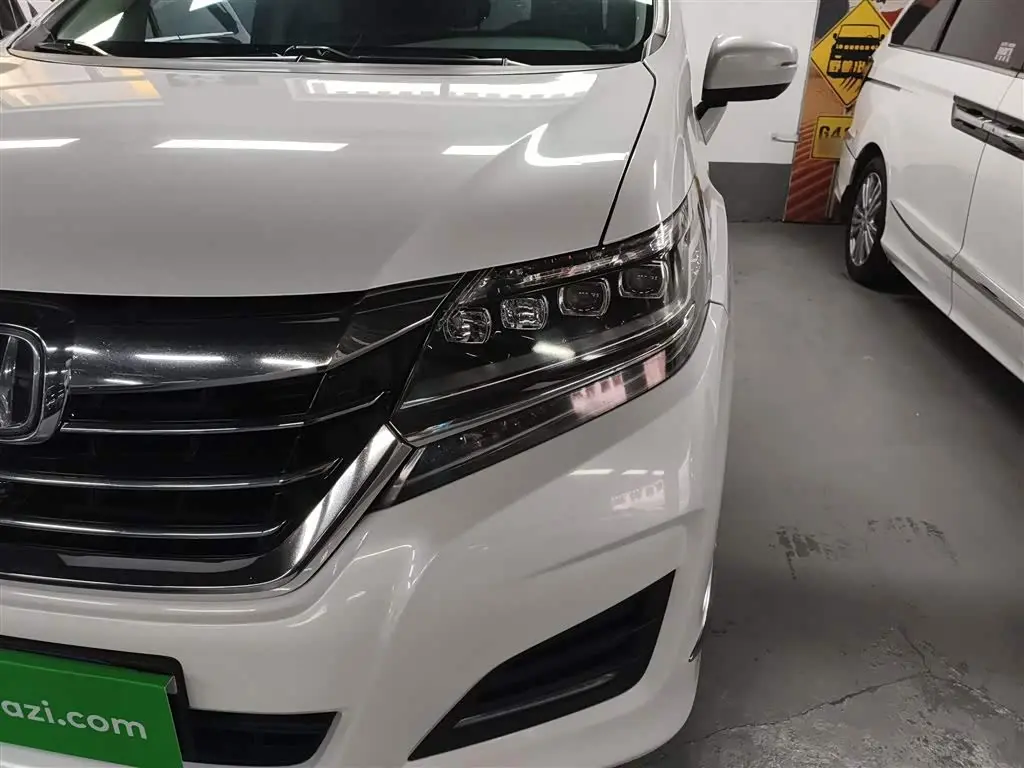 Honda Elysion 2019 — Photo 18/20