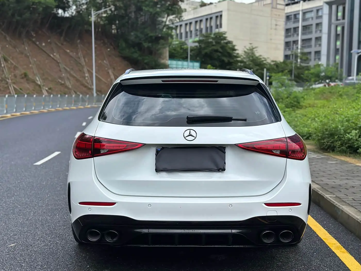 Mercedes-Benz C-Class AMG 2024 — Фото 4/13