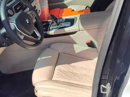 BMW 7 Series 2021 — Photo 9/12