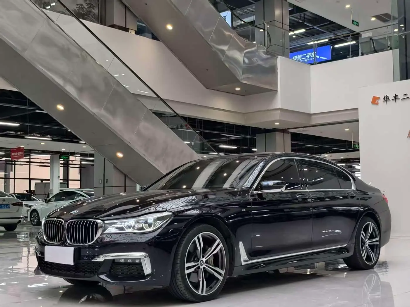BMW 7 Series 2019 — Şəkil 1/9