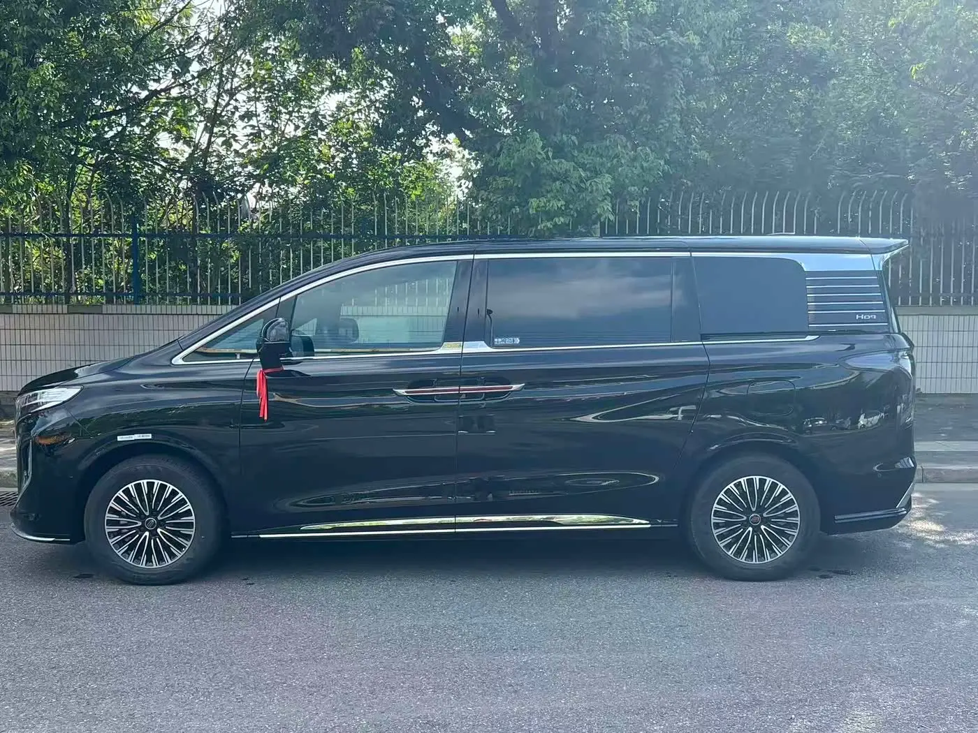 Hongqi HQ9 PHEV 2026 — Şəkil 8/13