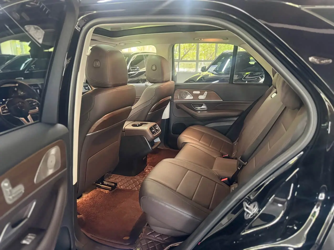 Mercedes-Benz GLE New Energy 2021 — Photo 8/11