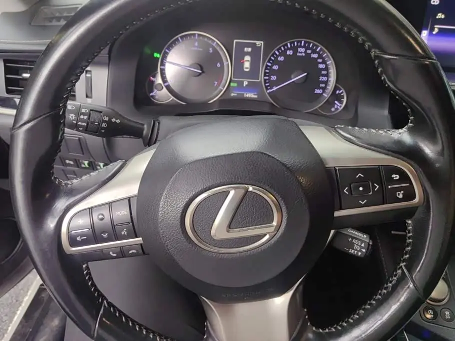 Lexus ES 2017 — Фото 15/16