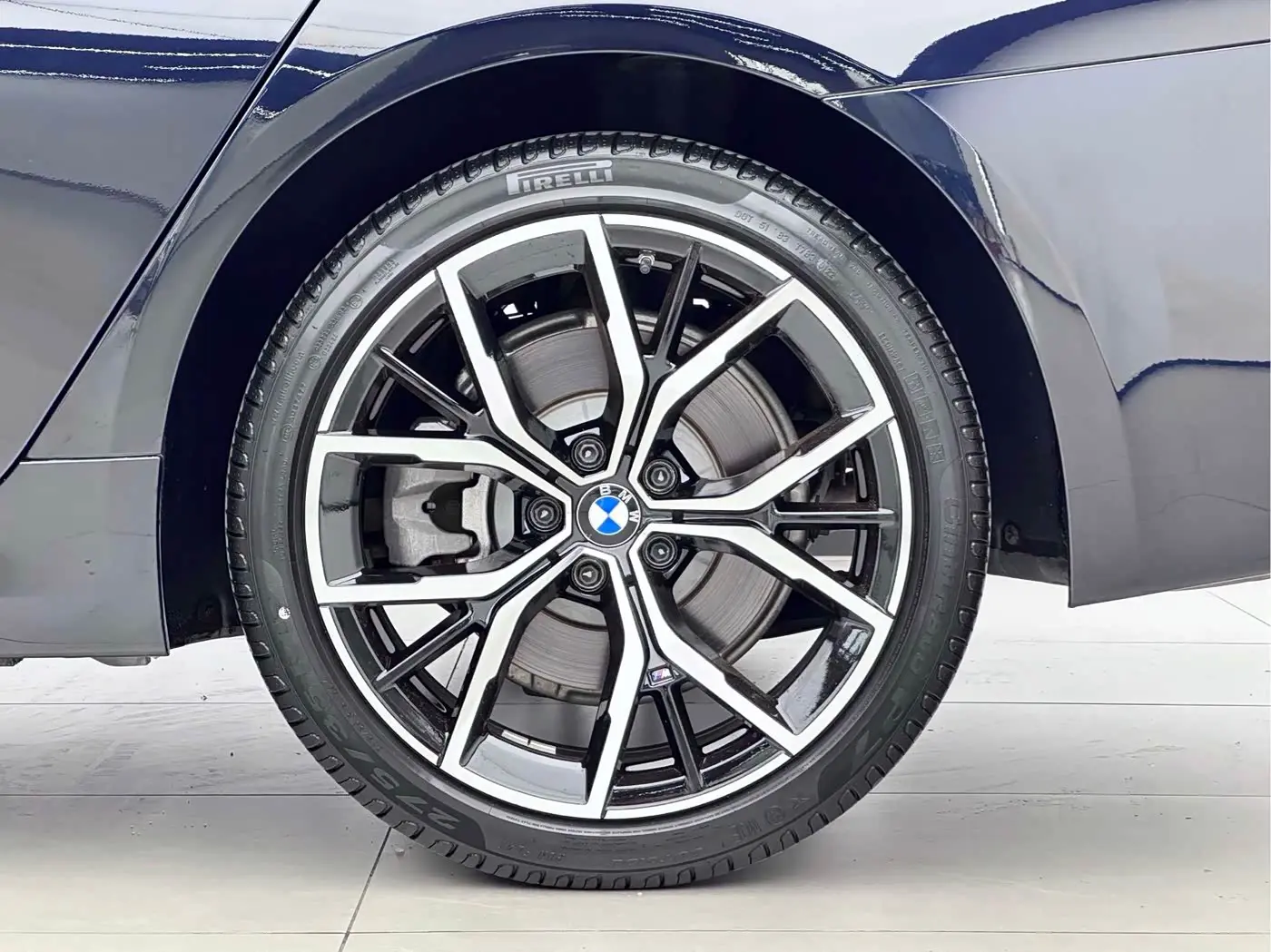 BMW 5 Series 2021 — Photo 13/13