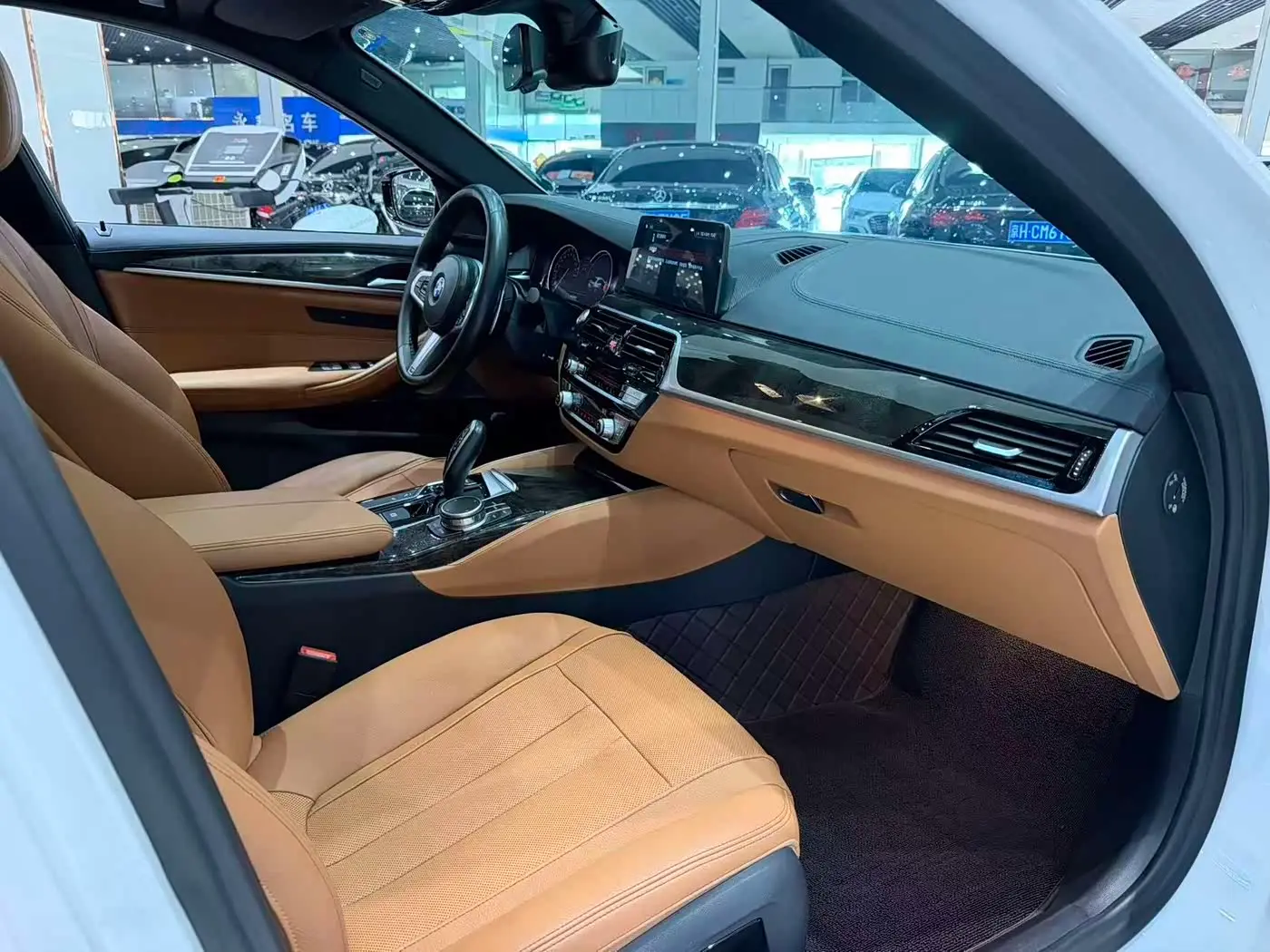 BMW 5 Series 2018 — Photo 9/13