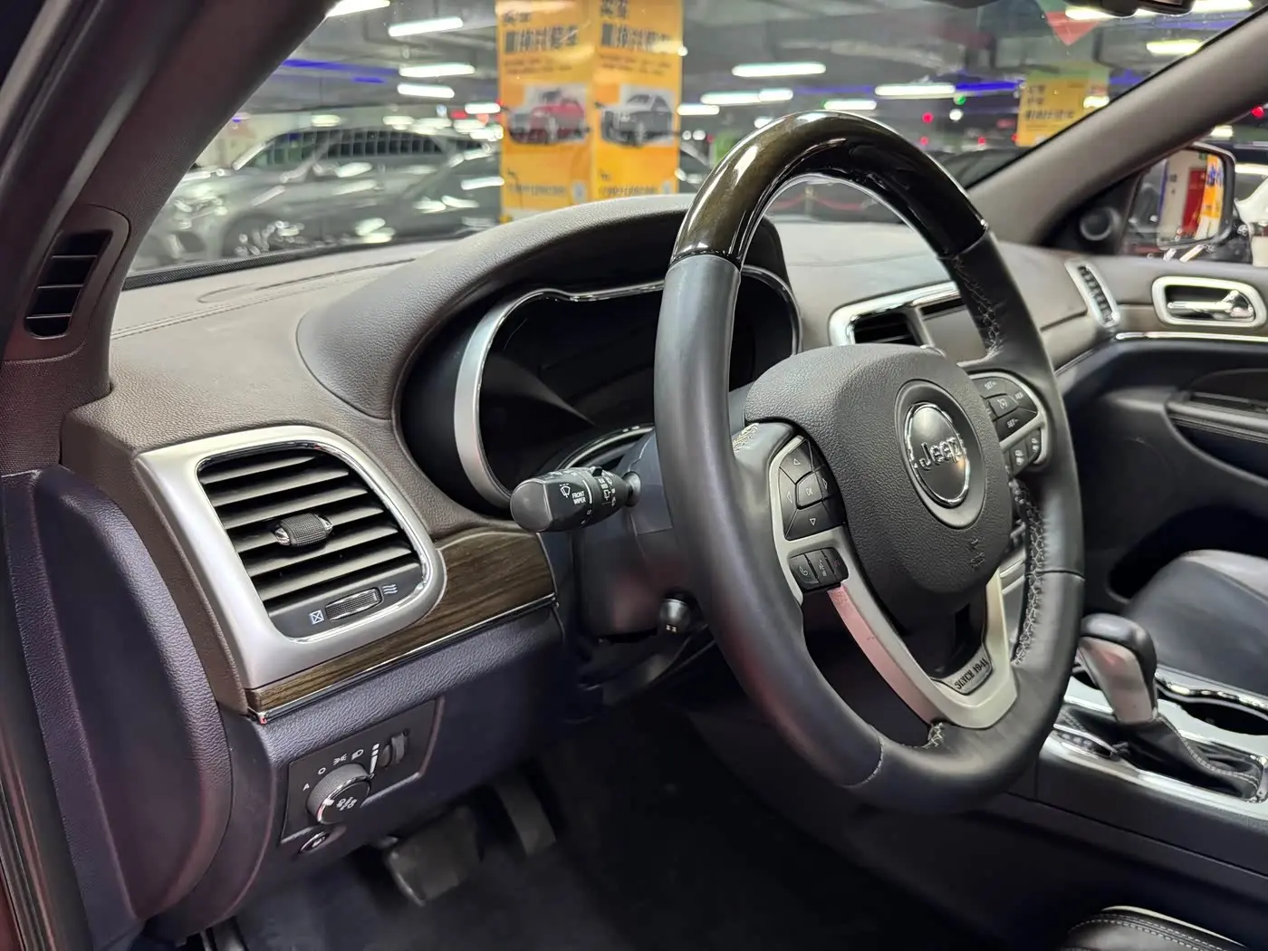 Jeep Grand Cherokee 2016 — Photo 15/20
