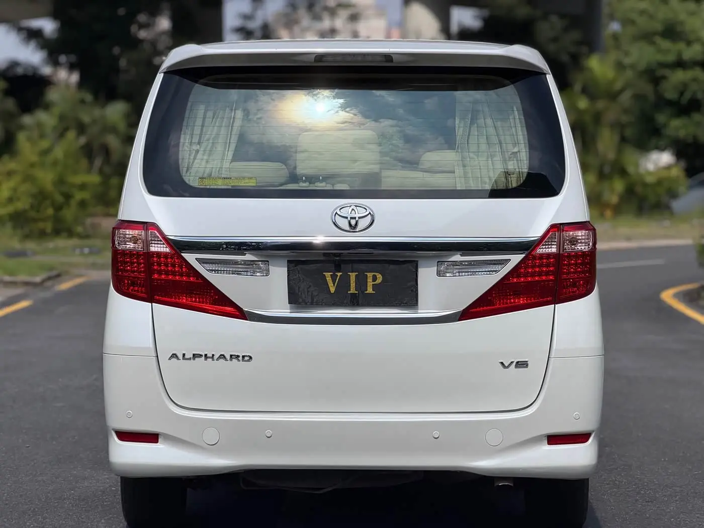Toyota Alphard 2015 — Photo 15/15