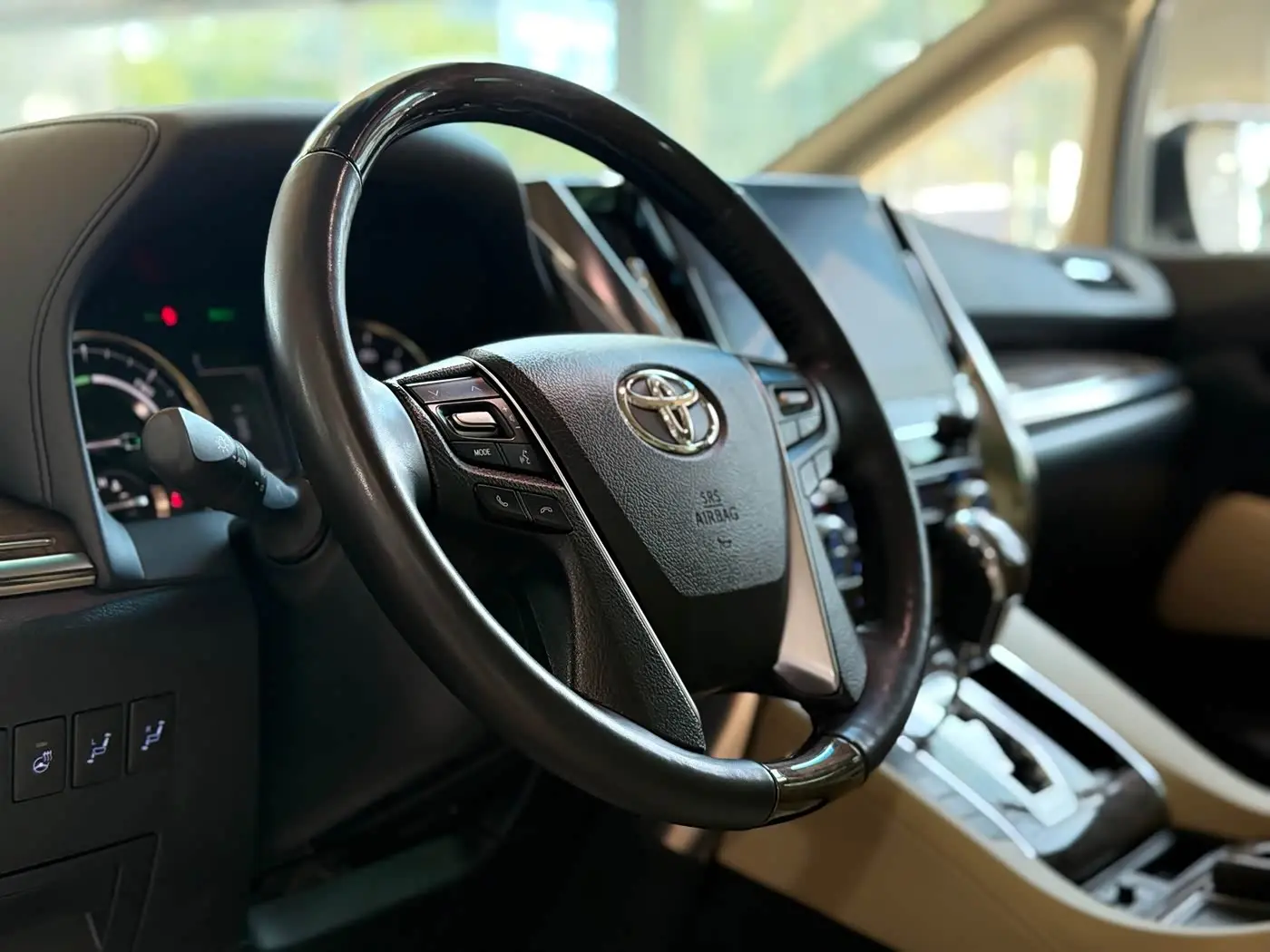 Toyota Alphard 2022 — Фото 7/20