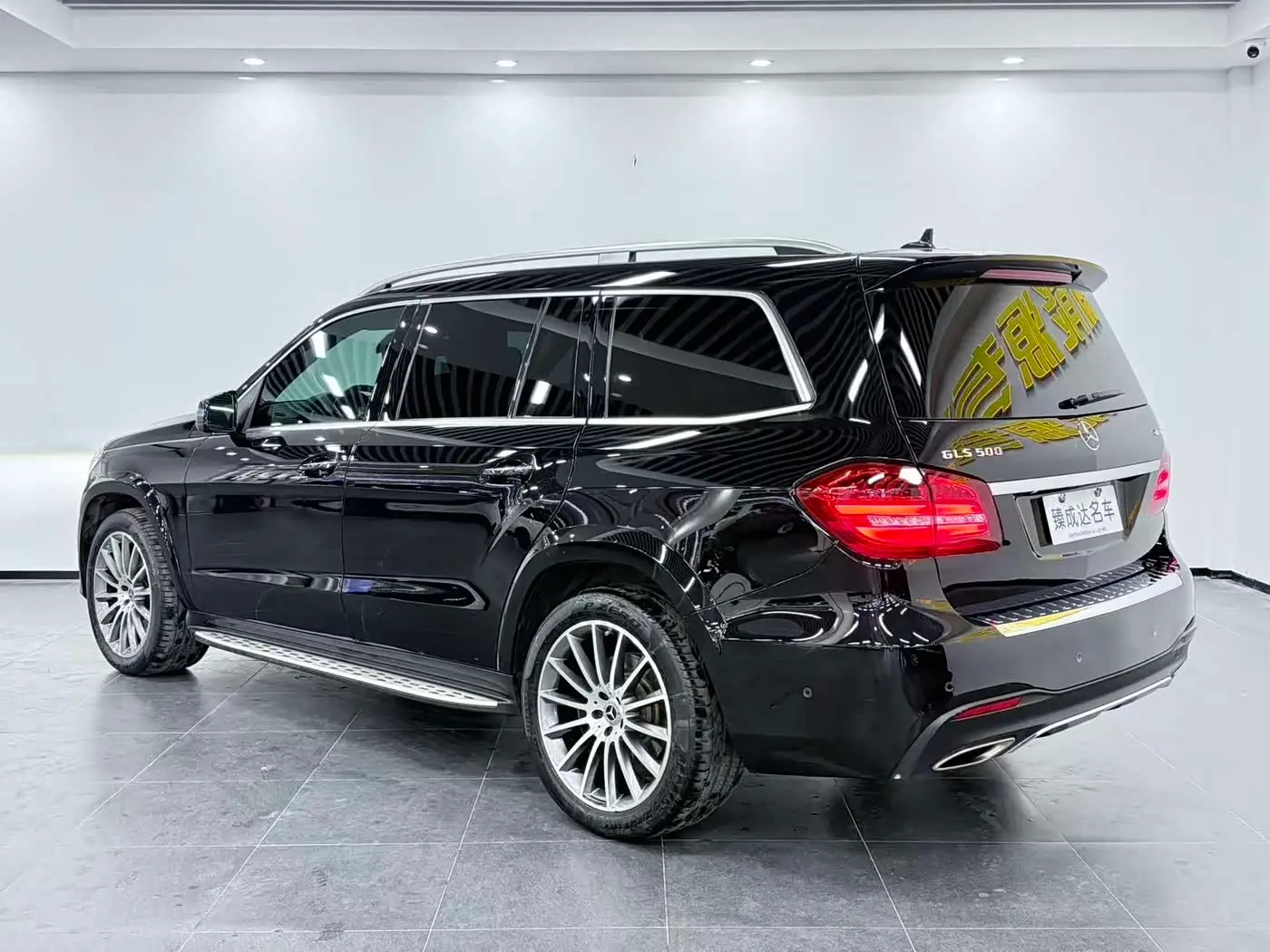 Mercedes-Benz GLS 2016 — Photo 6/17