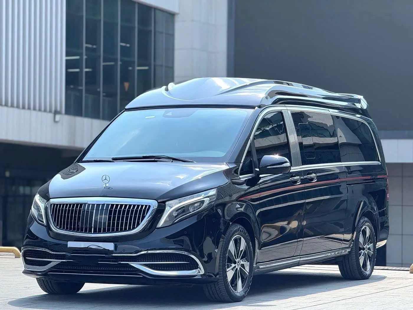 Mercedes-Benz V-Class 2023 — Şəkil 1/14