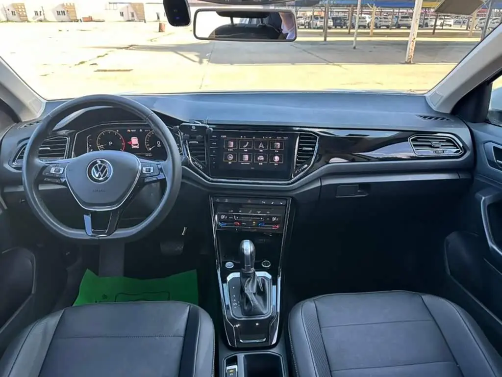 Volkswagen T-ROC 2022 — Şəkil 18/20