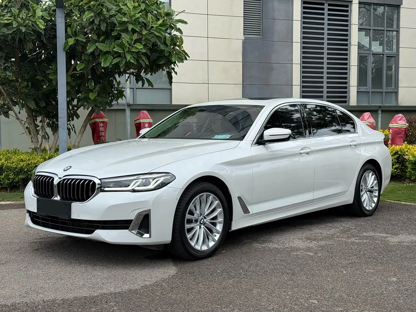 BMW 5 Series 2021 — ფოტო 1/20