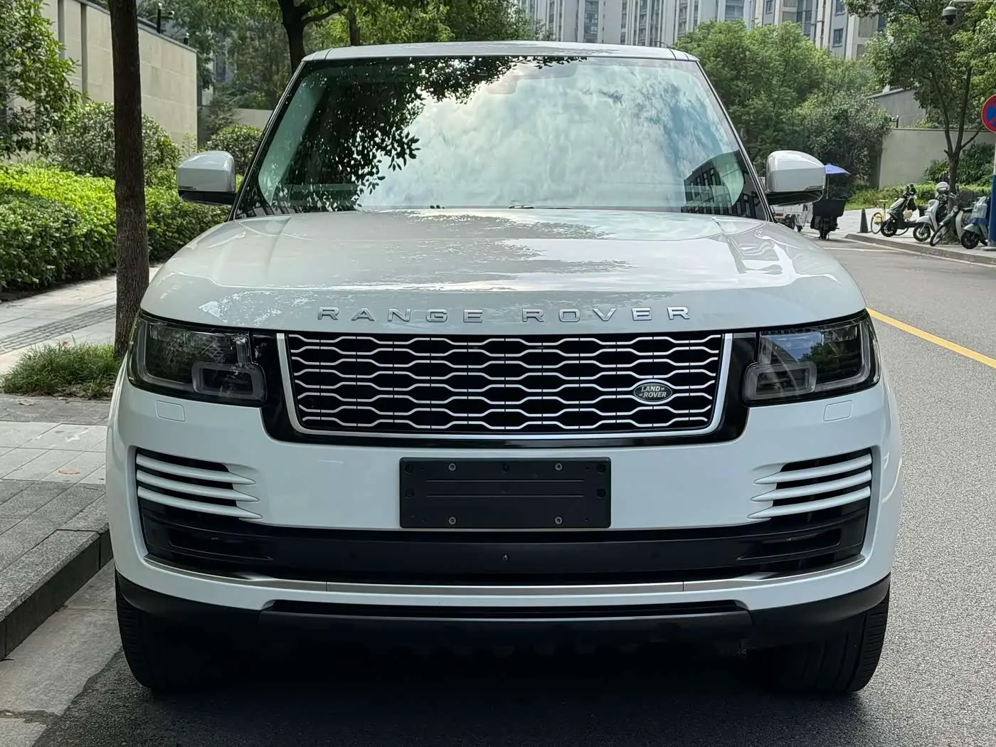 Land Rover Range Rover 2019 — Фото 2/20