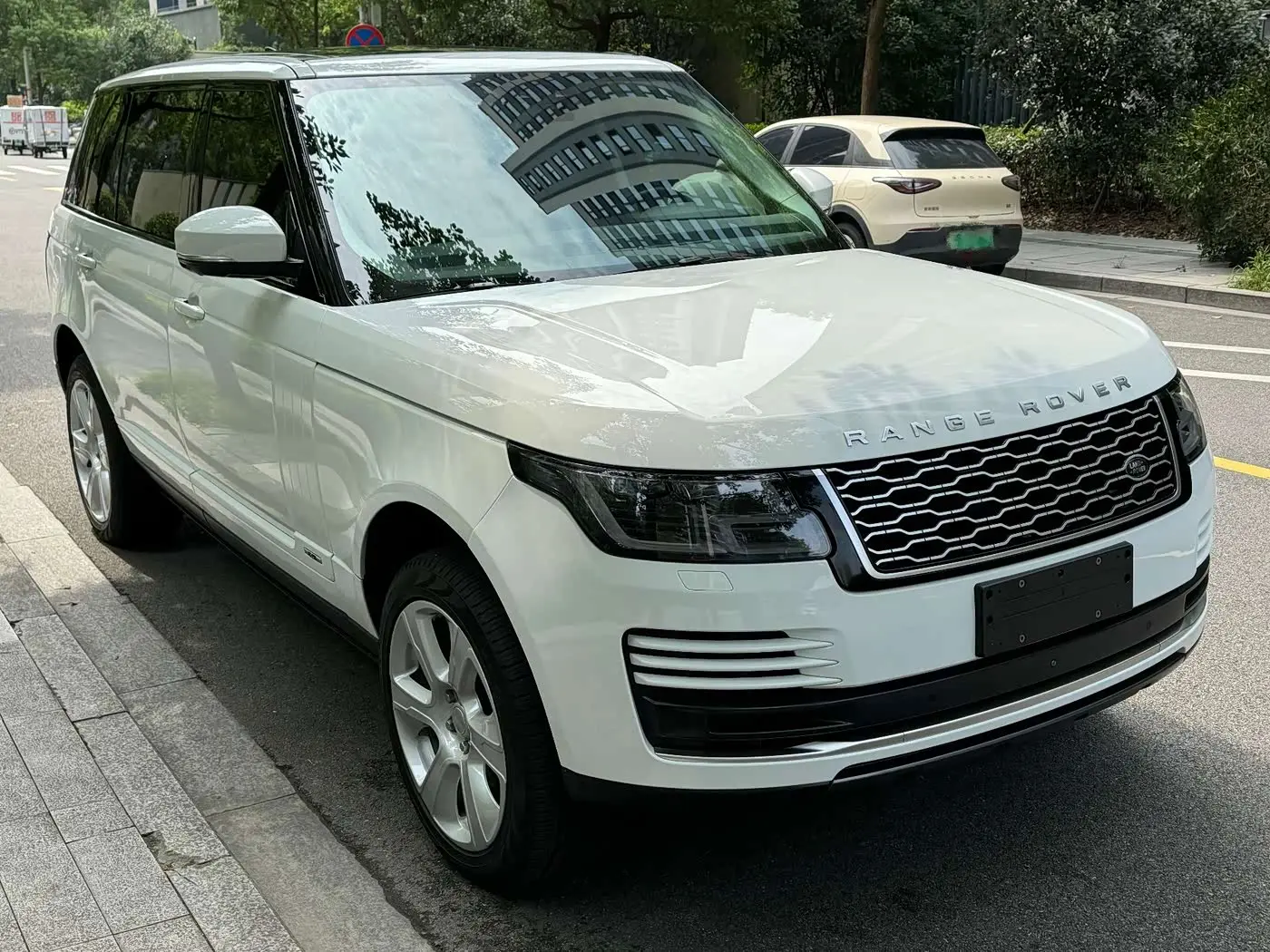Land Rover Range Rover 2019 — Фото 11/20