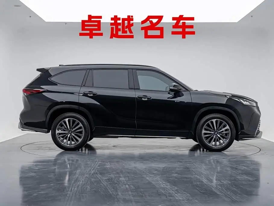 Toyota Crown Kluger 2024 — ფოტო 4/20