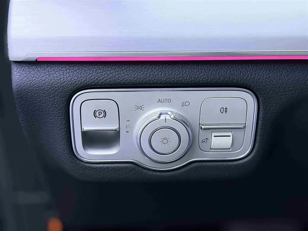Mercedes-Benz GLE 2021 — Photo 7/20