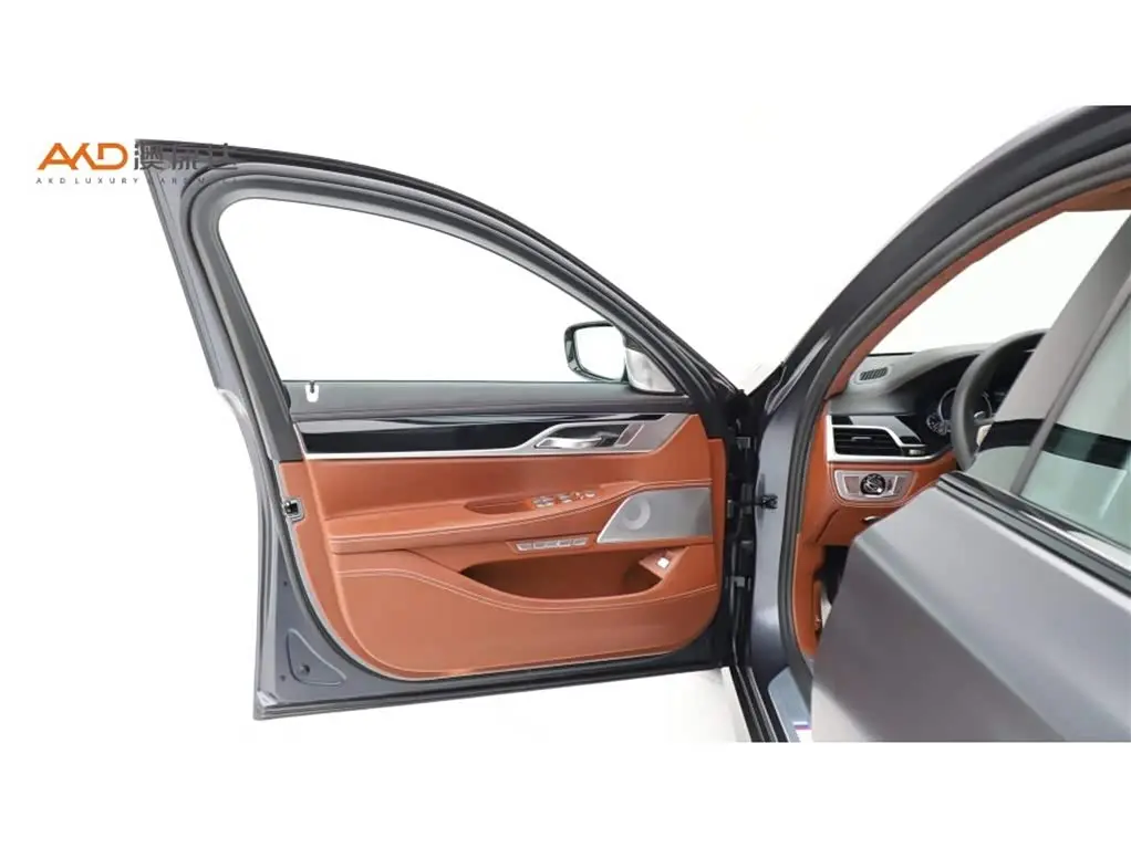 BMW 7 Series 2017 — Фото 10/10