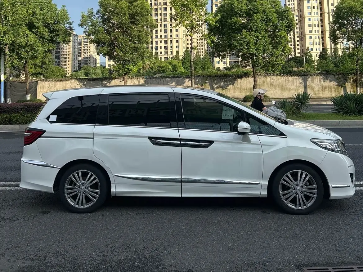 Honda Elysion 2019 — Photo 3/20