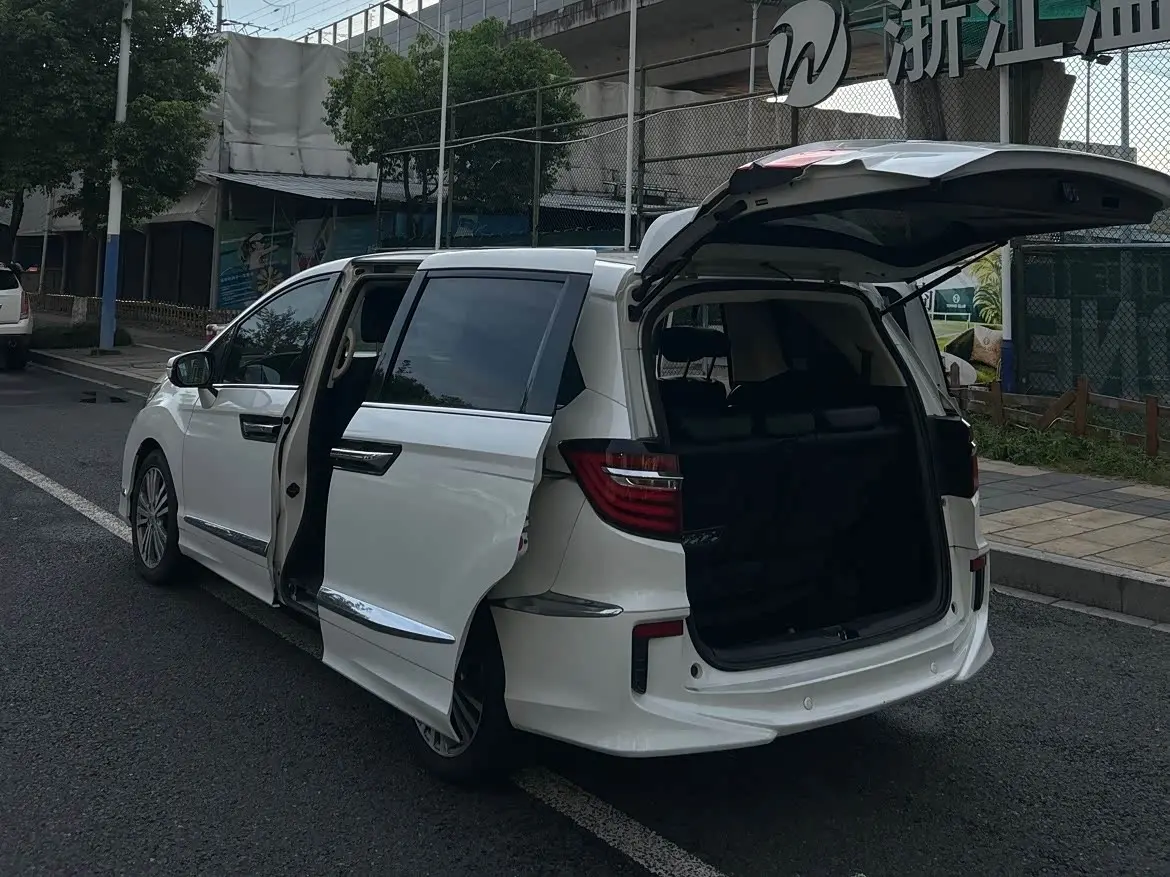 Honda Elysion 2019 — Photo 19/20