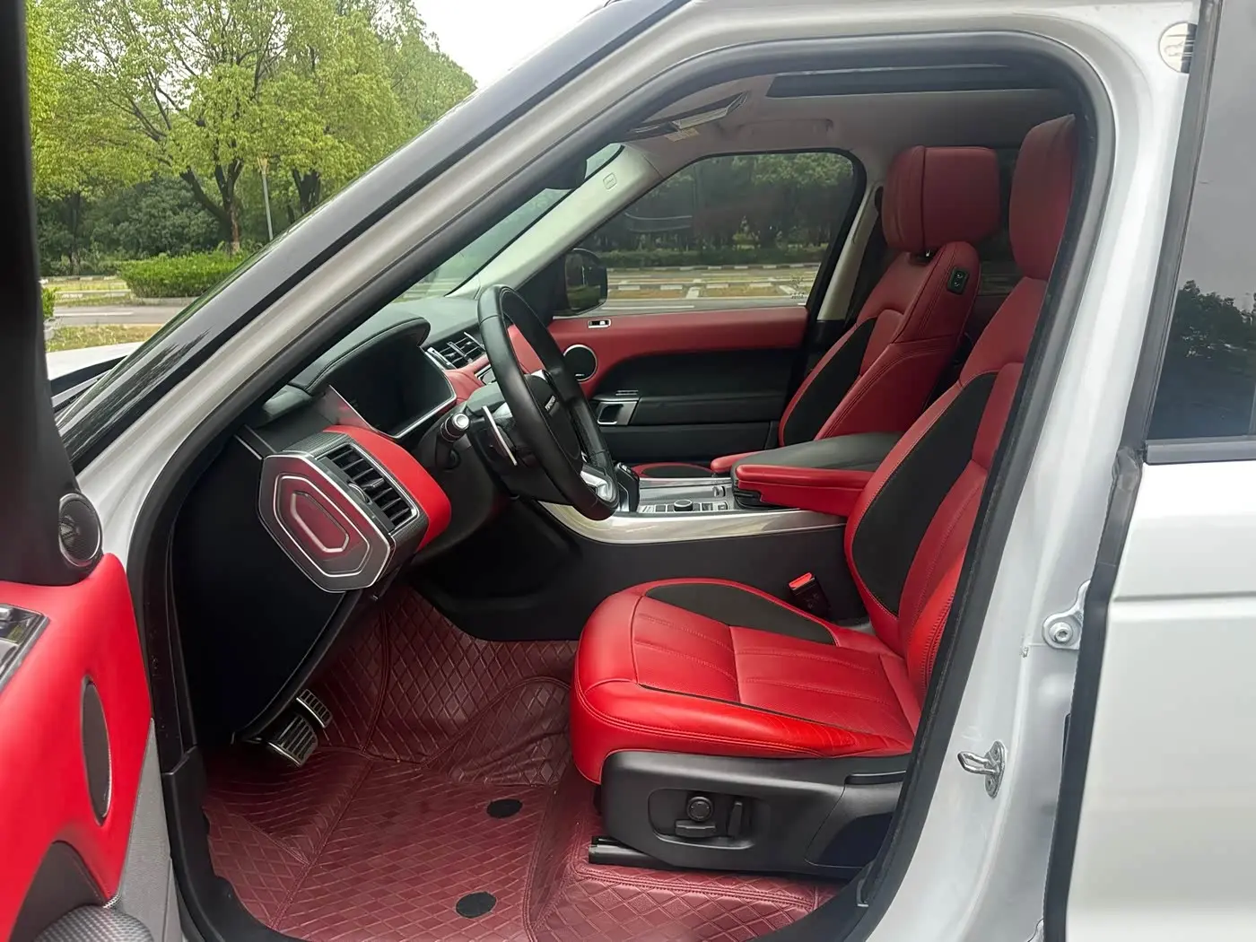 Land Rover Range Rover Sport 2020 — Photo 4/18