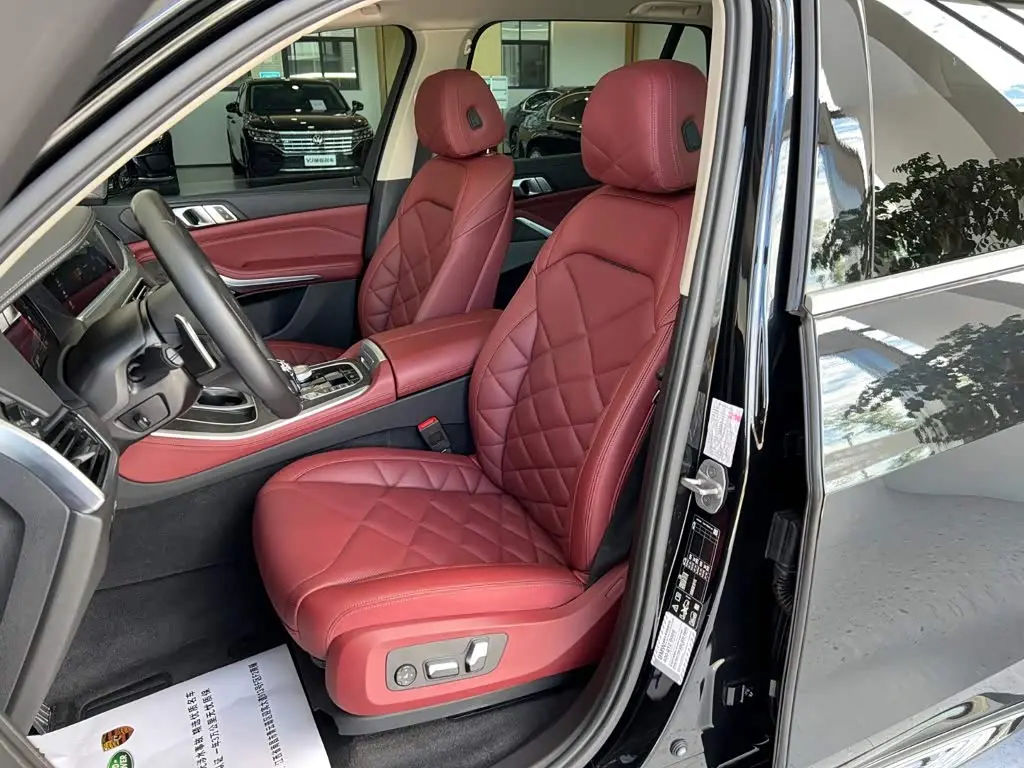 BMW X5 2023 — Photo 8/14