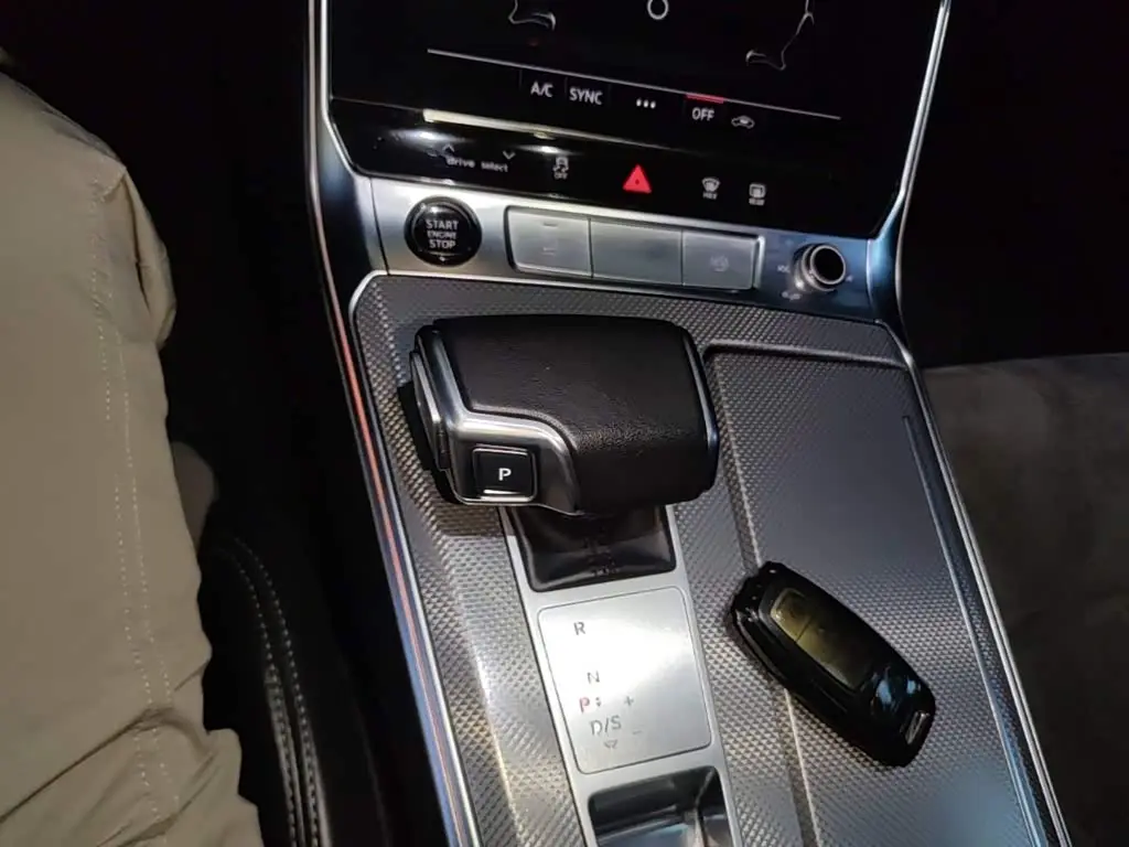 Audi A6L 2023 — Photo 14/20