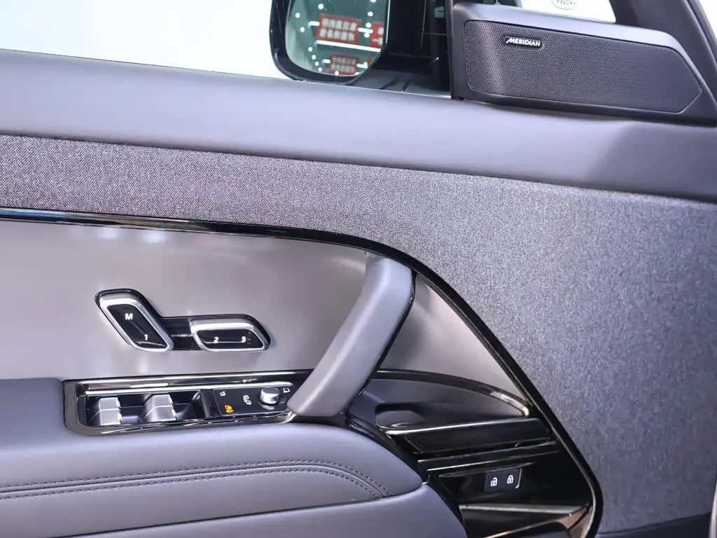 Land Rover Range Rover Sport 2024 — Фото 17/20