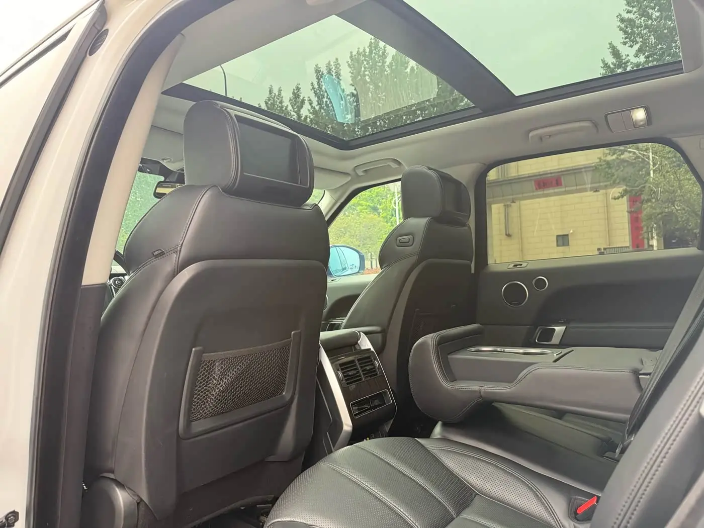 Land Rover Range Rover Sport 2015 — Photo 6/15