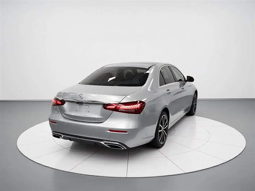 Mercedes-Benz E-Class 2020 — Photo 6/20