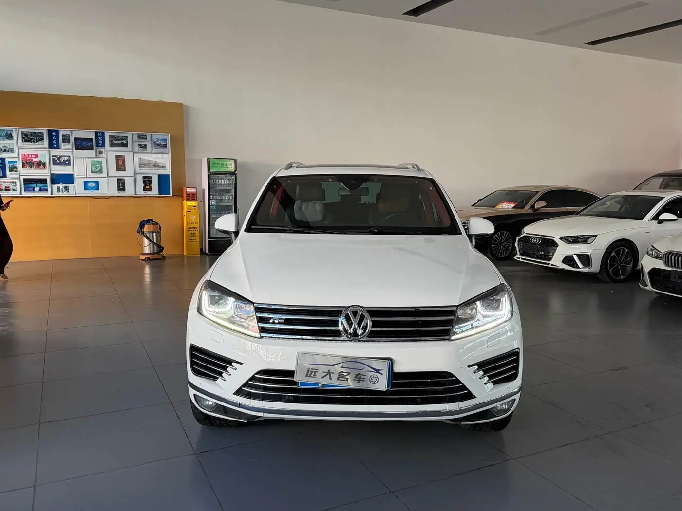 Volkswagen Touareg 2016 — Şəkil 1/10