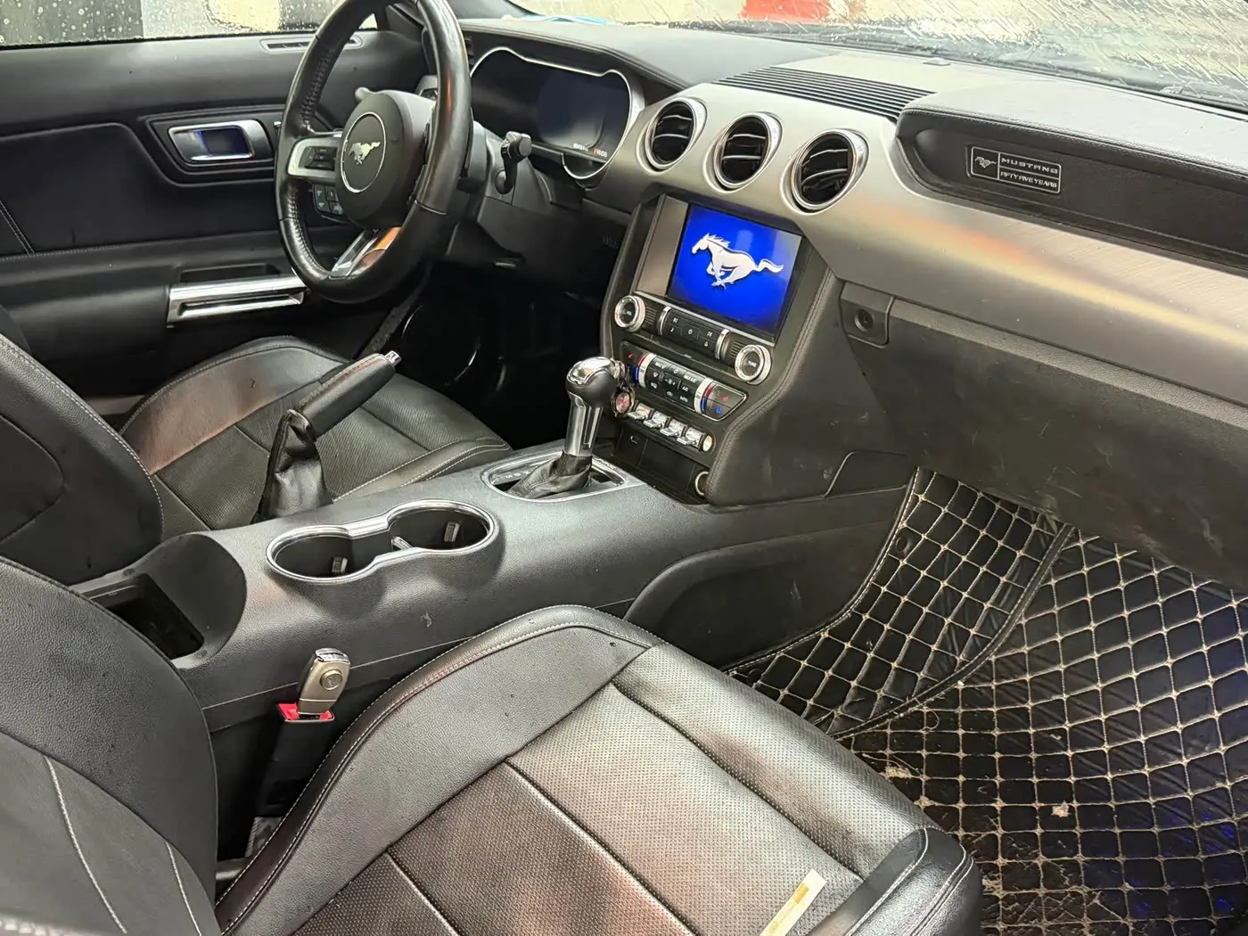 Ford Mustang 2021 — Şəkil 10/17
