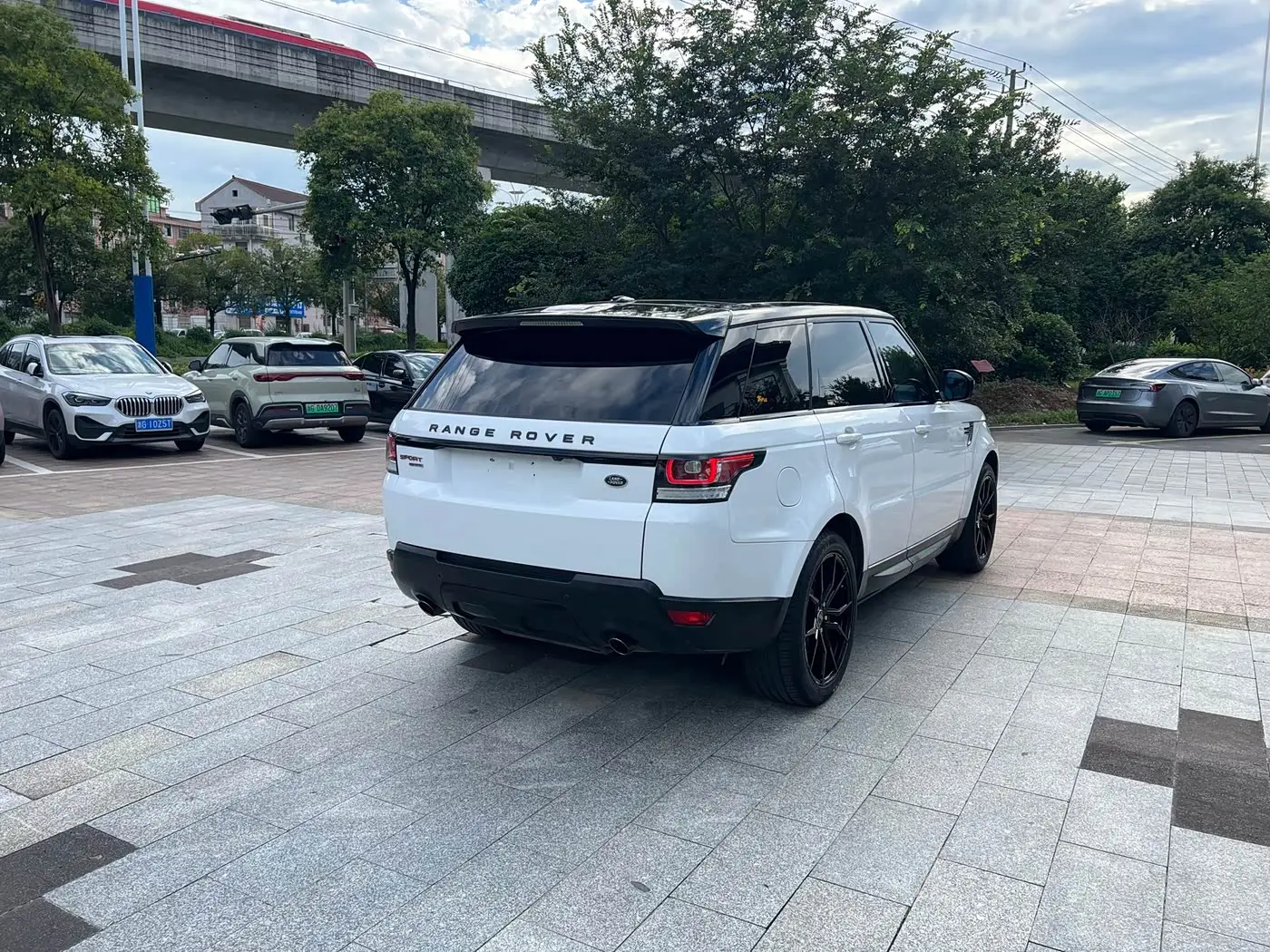 Land Rover Range Rover Sport 2015 — Photo 15/18
