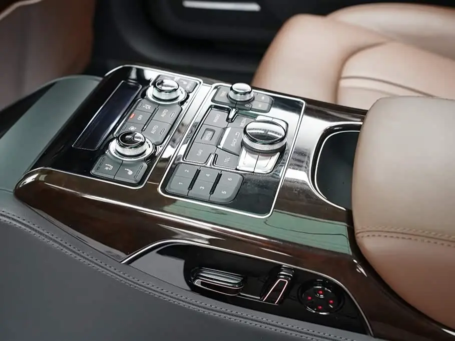 Audi A8 2014 — Photo 15/20