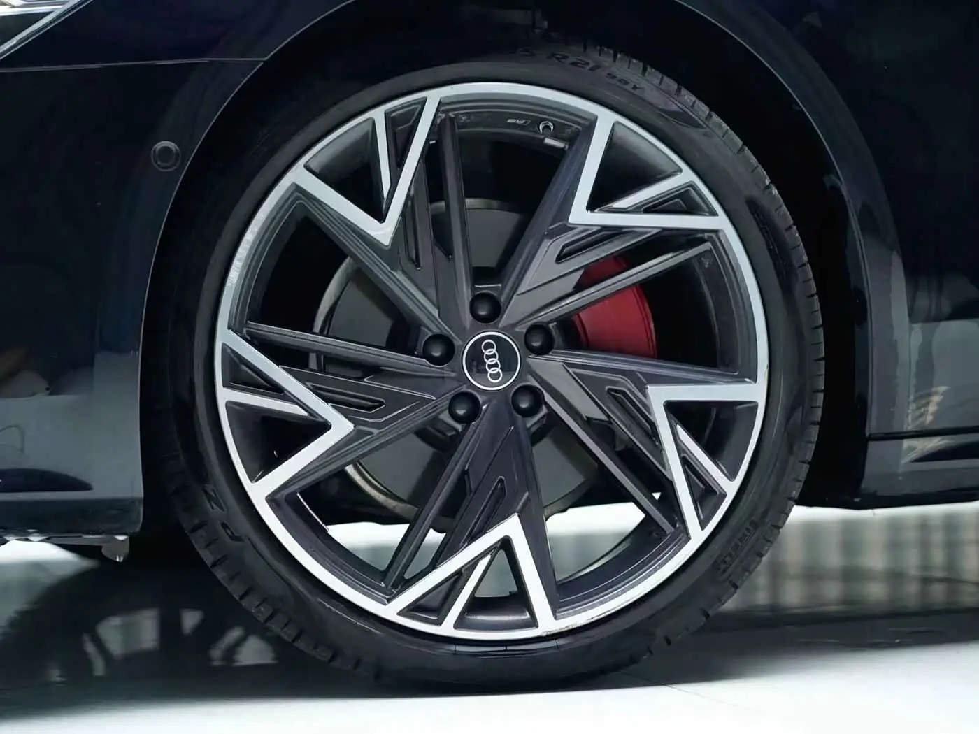 Audi A7L 2025 — Şəkil 9/11