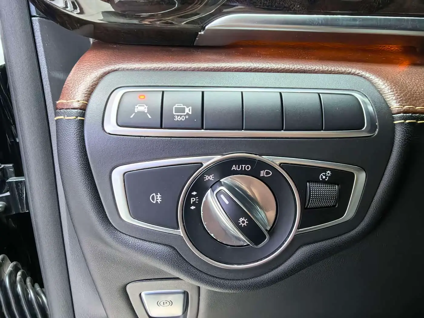 Mercedes-Benz V-Class 2019 — ფოტო 15/20