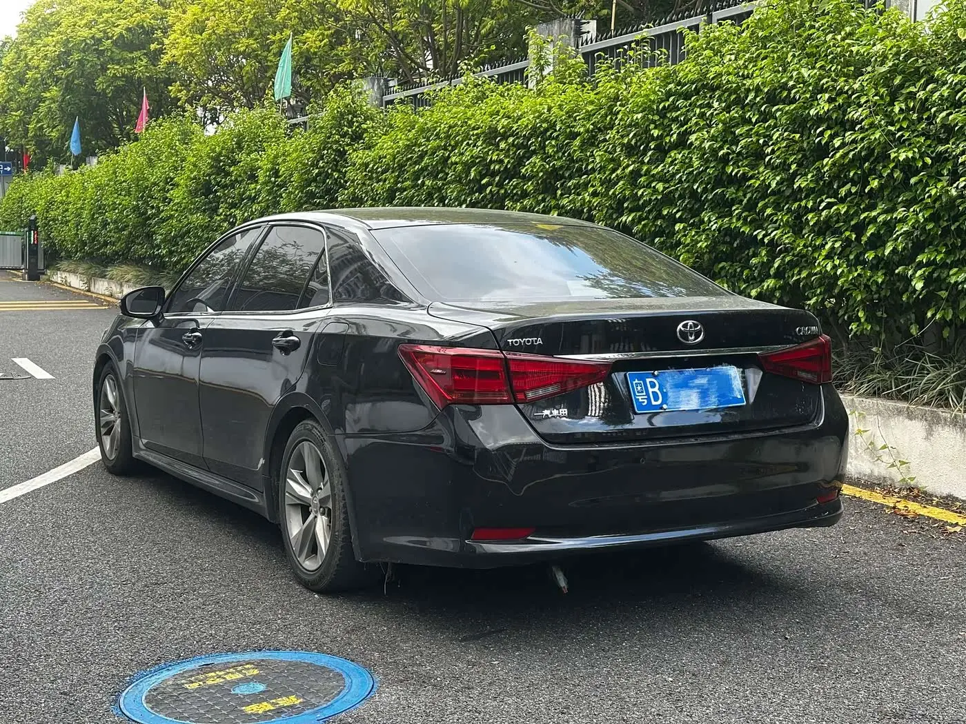 Toyota Crown 2016 — Photo 4/12