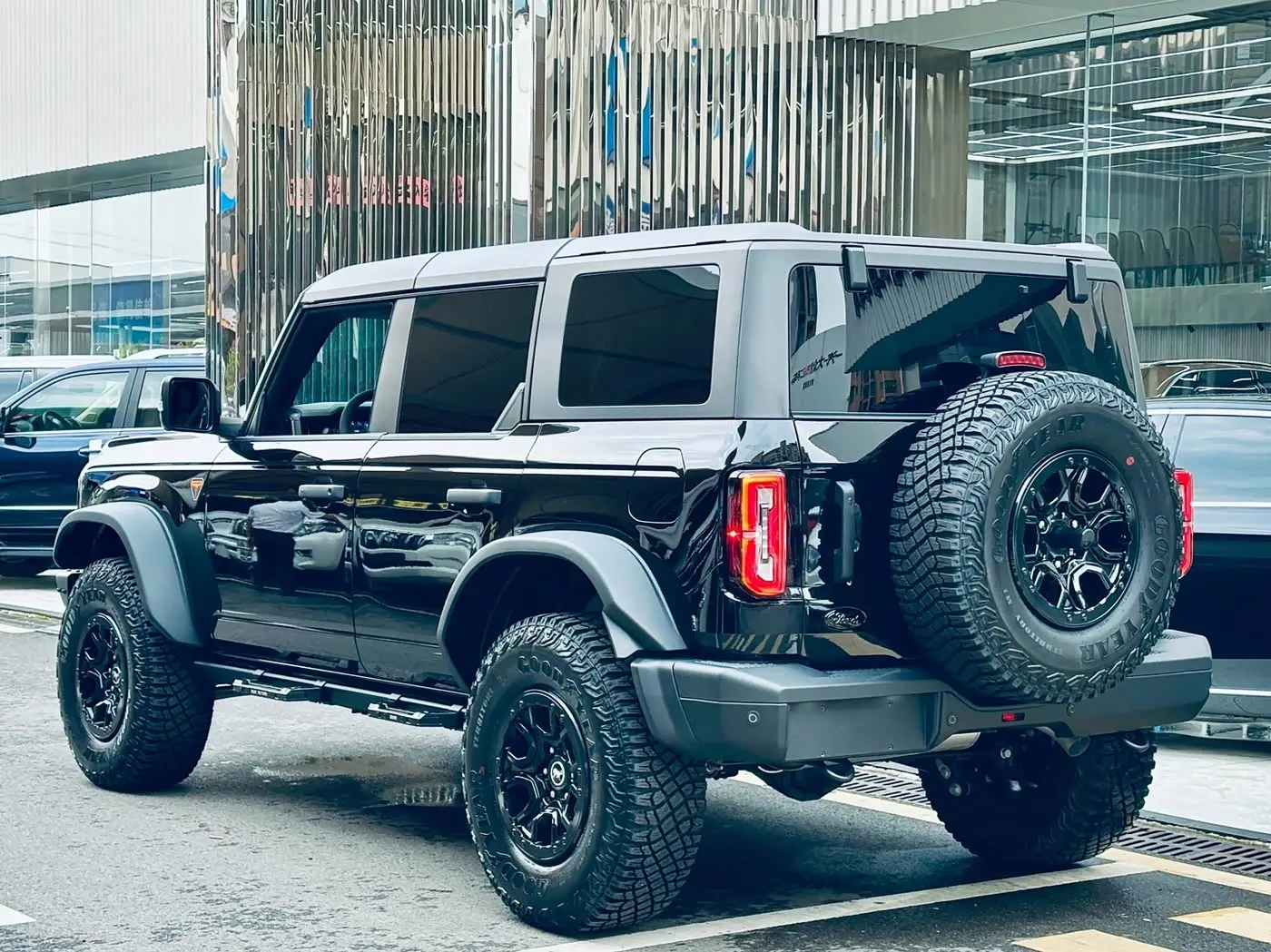 Ford Bronco 2025 — Photo 4/17