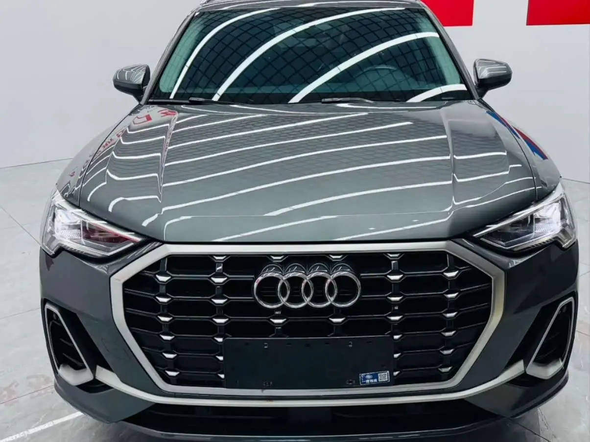 Audi Q3 2022 — Photo 2/13